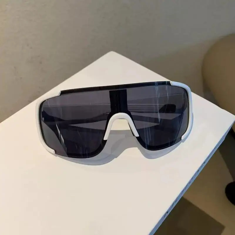 Cycling Glasses Windproof Outdoor Sports Sunglasses for Men and Women UV Protection Sunglasses Fashion Mountaineering Goggles